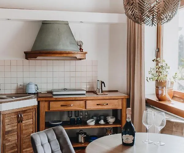 Lavender House Apartment *