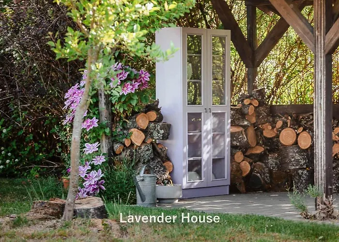 Lavender House Apartment *