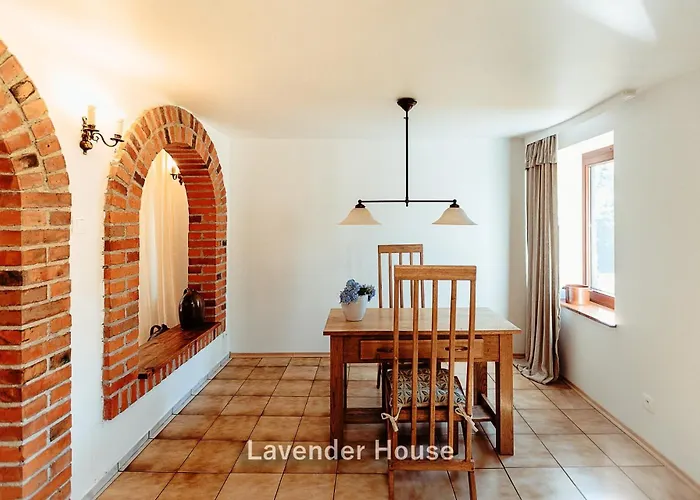 Lavender House Apartment *