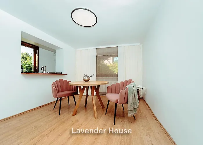 Lavender House Apartment *